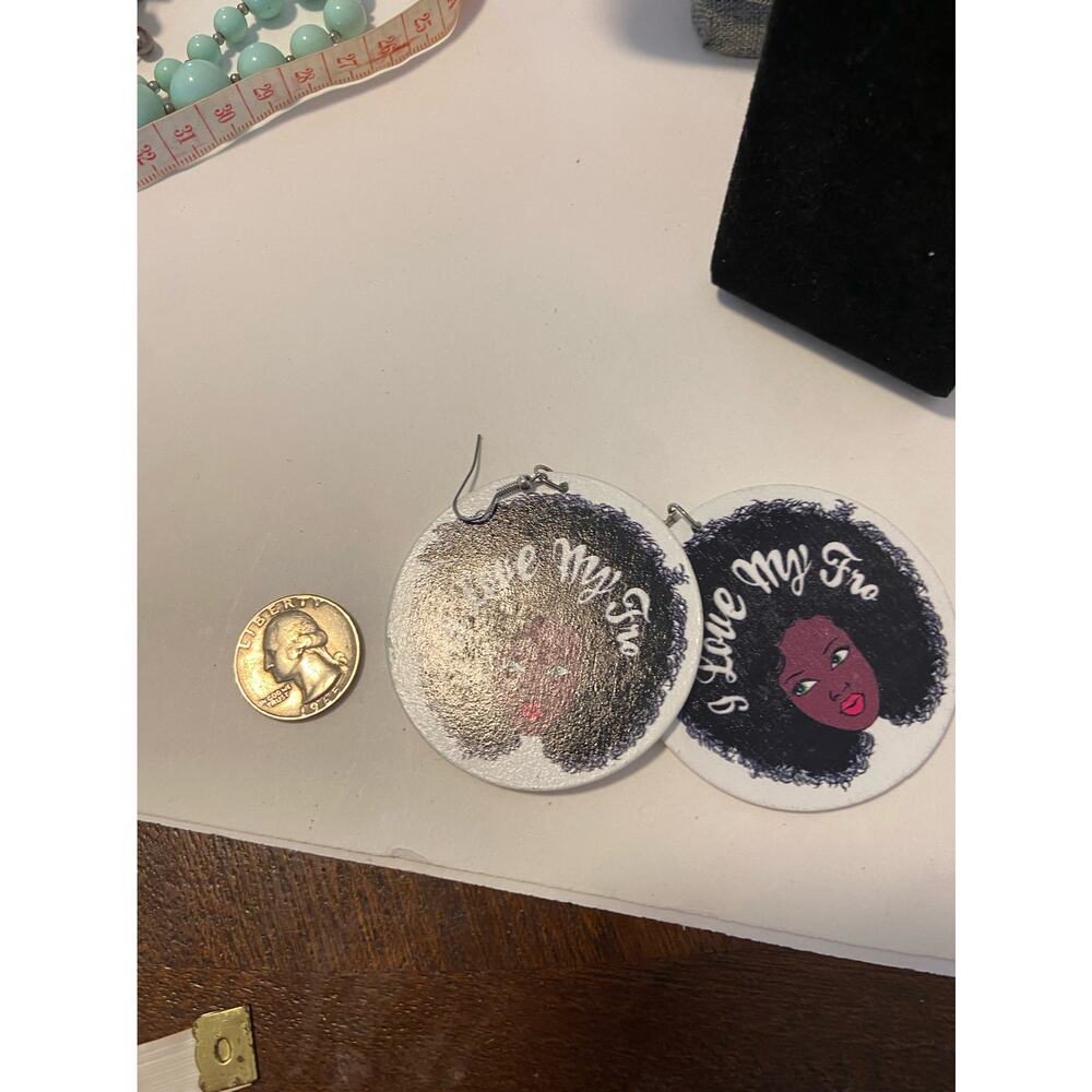 aFro earrings - Picture 4 of 4